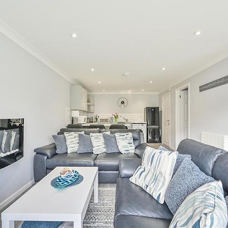 Captivating 2-Bed Villa In Millendreath Near ルー エクステリア 写真