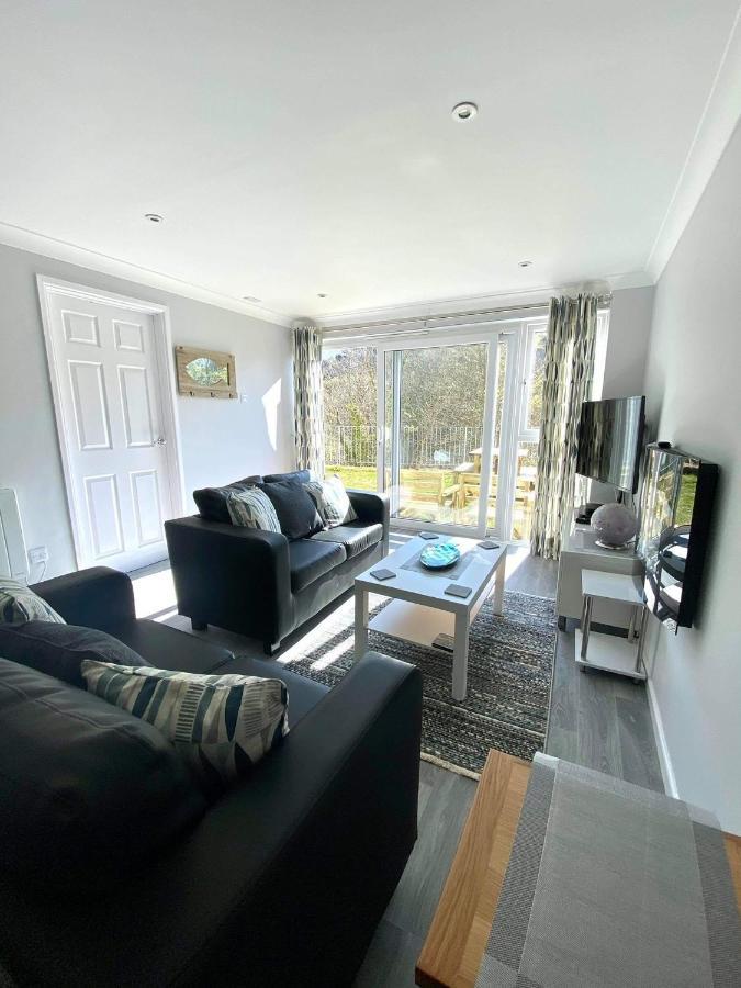 Captivating 2-Bed Villa In Millendreath Near ルー エクステリア 写真