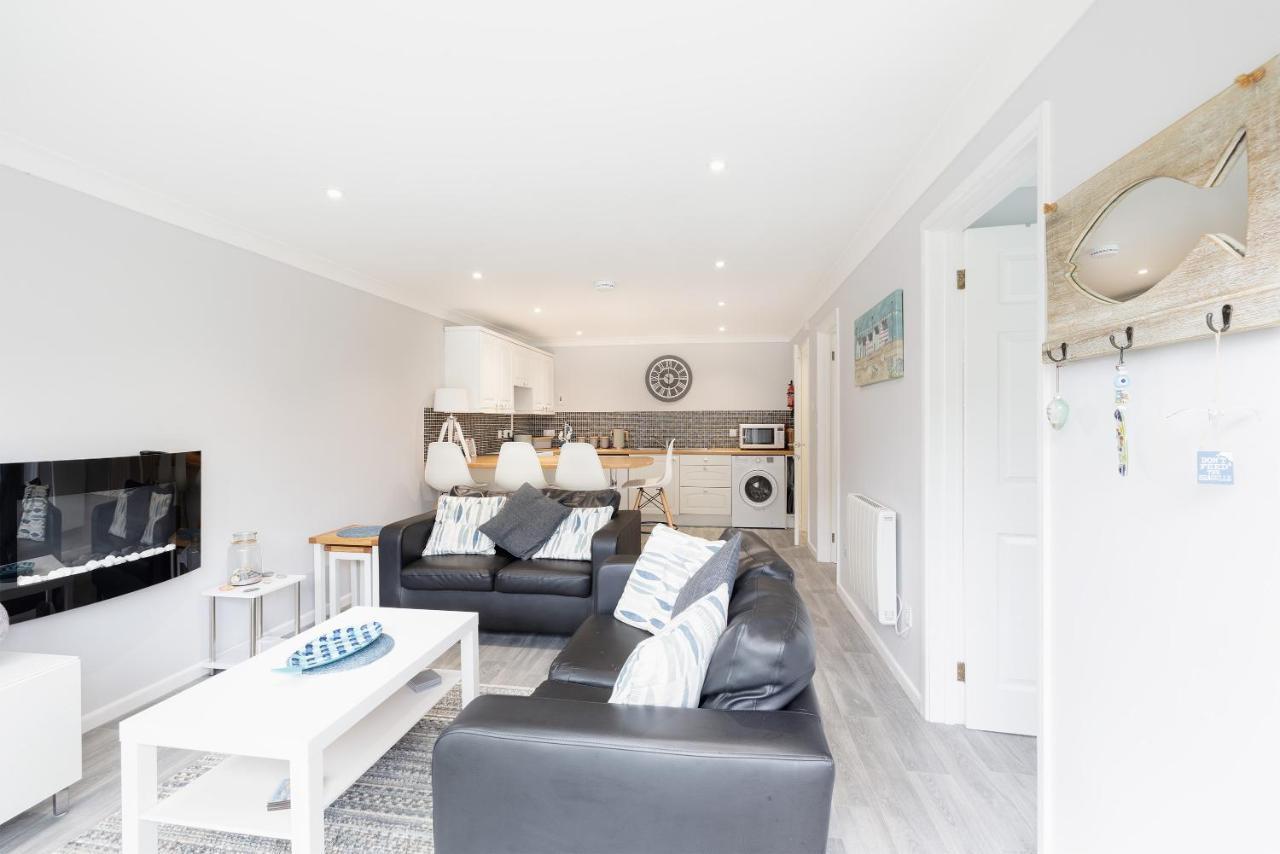 Captivating 2-Bed Villa In Millendreath Near ルー エクステリア 写真