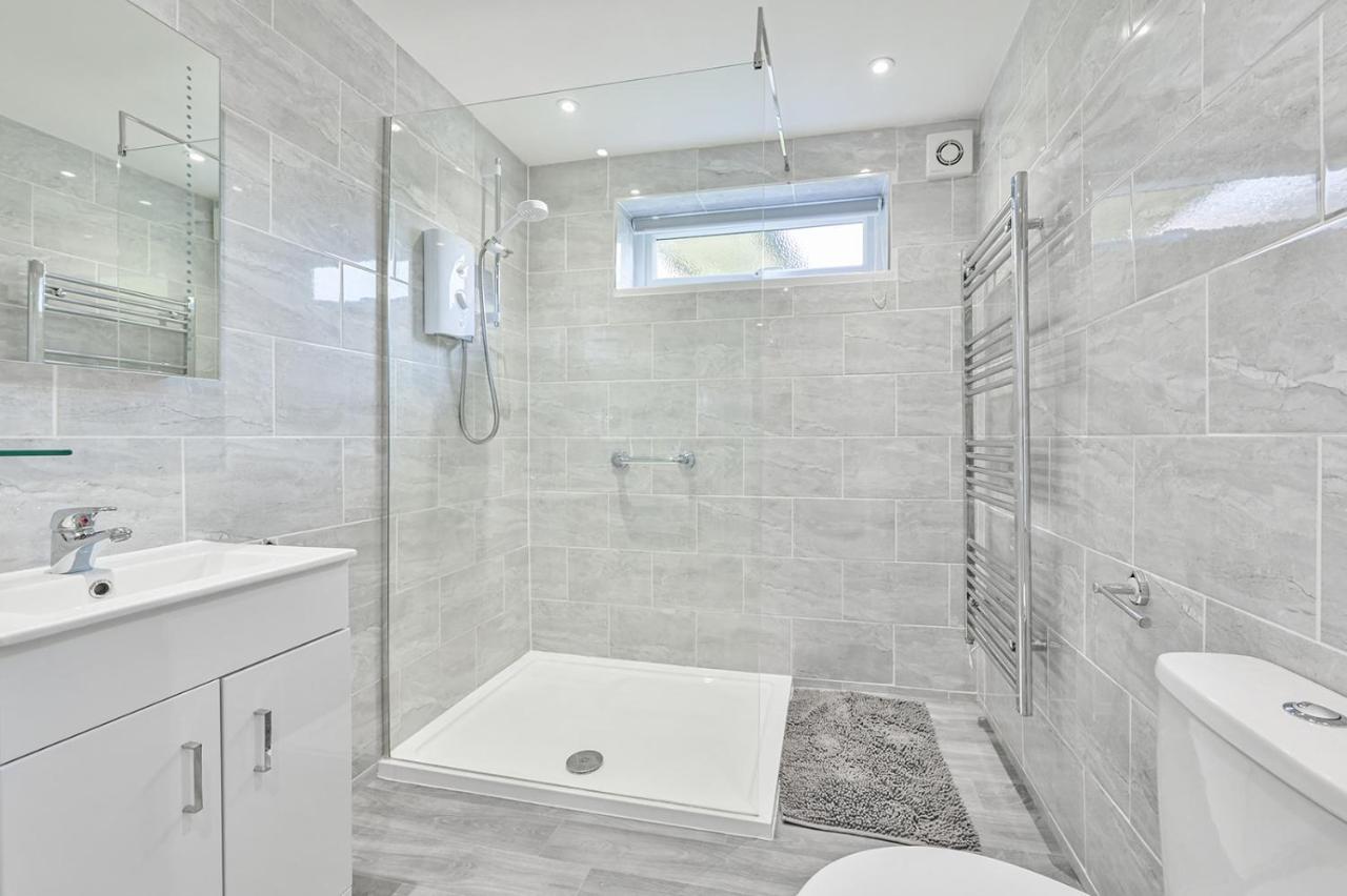 Captivating 2-Bed Villa In Millendreath Near ルー エクステリア 写真